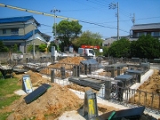 配筋の作業が進み型枠の作業に入ります
