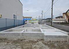 西尾市熊味町の現場 10月8日の建前に向けた基礎工事完成写真